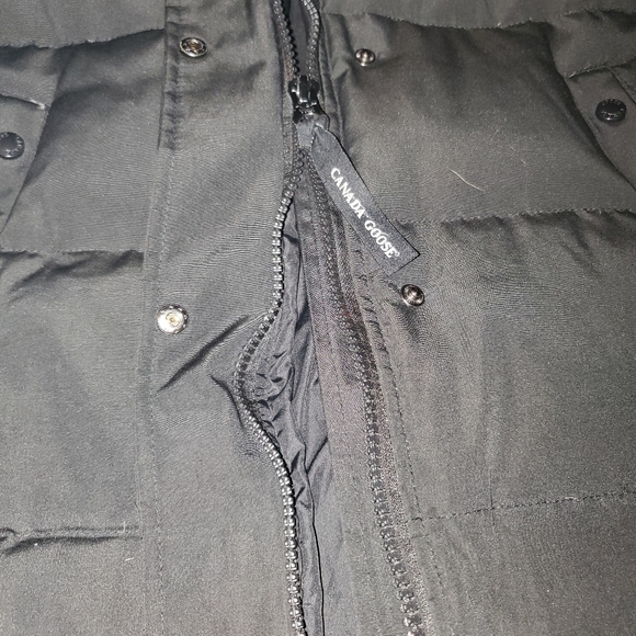 Women's Canada Goose Parka coat - Picture 4 of 13